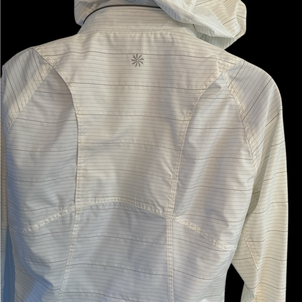 Athleta Ladies’ White Mesh Rain Jacket EUC - Picture 8 of 11